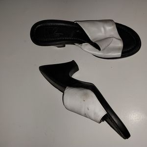 Sandles